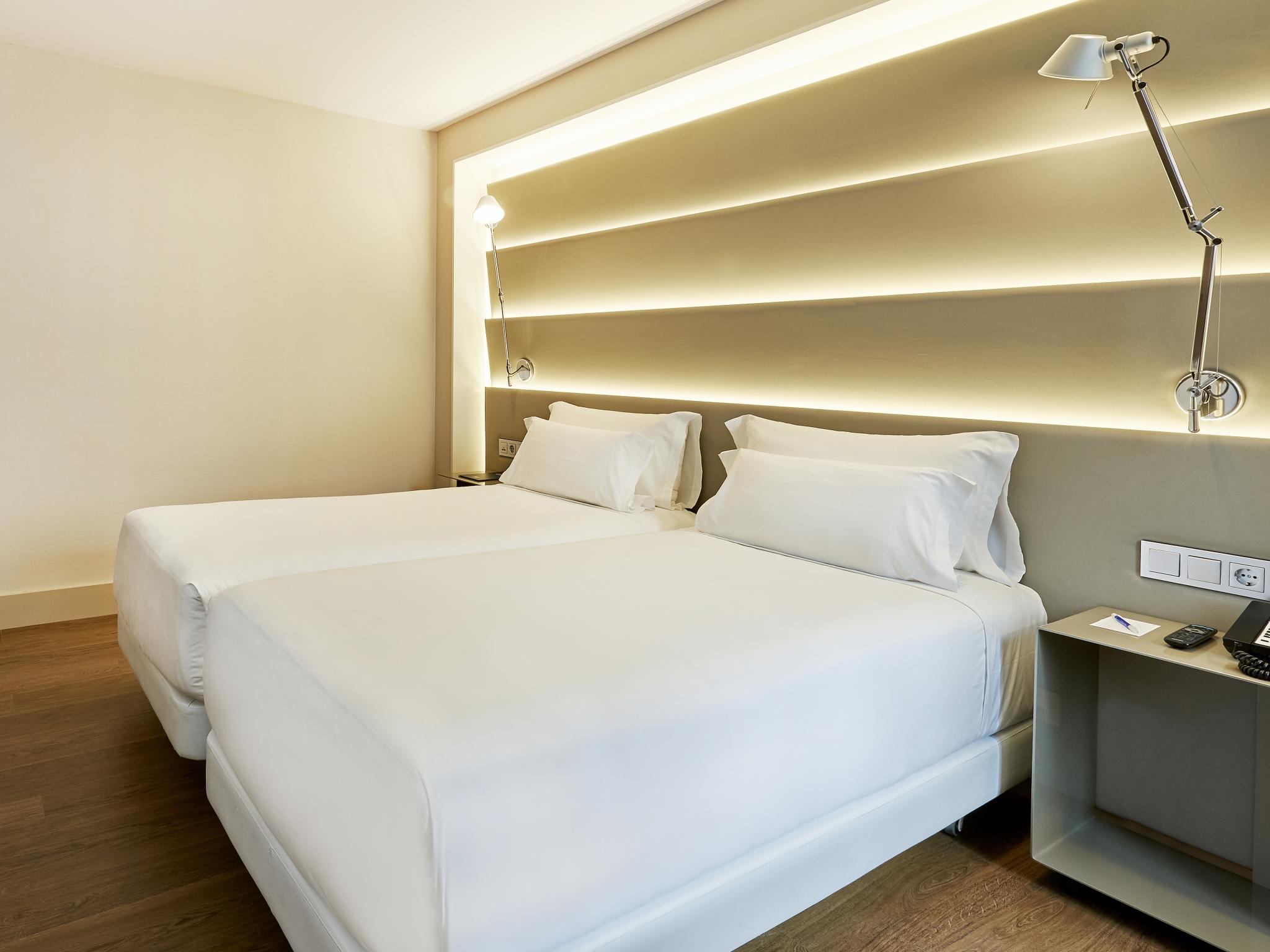 Nh Sants Barcelona Hotel Ngoại thất bức ảnh