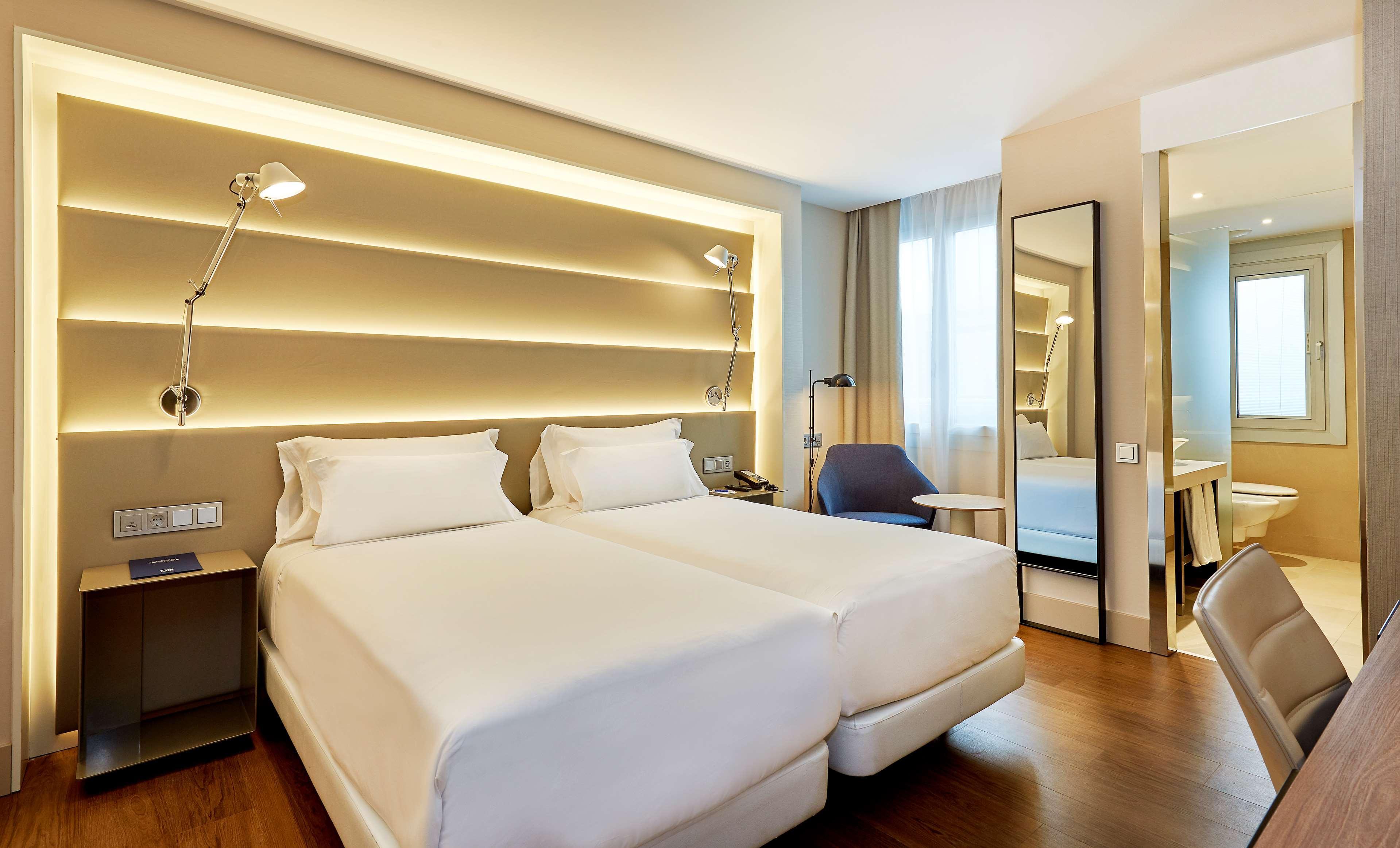 Nh Sants Barcelona Hotel Ngoại thất bức ảnh