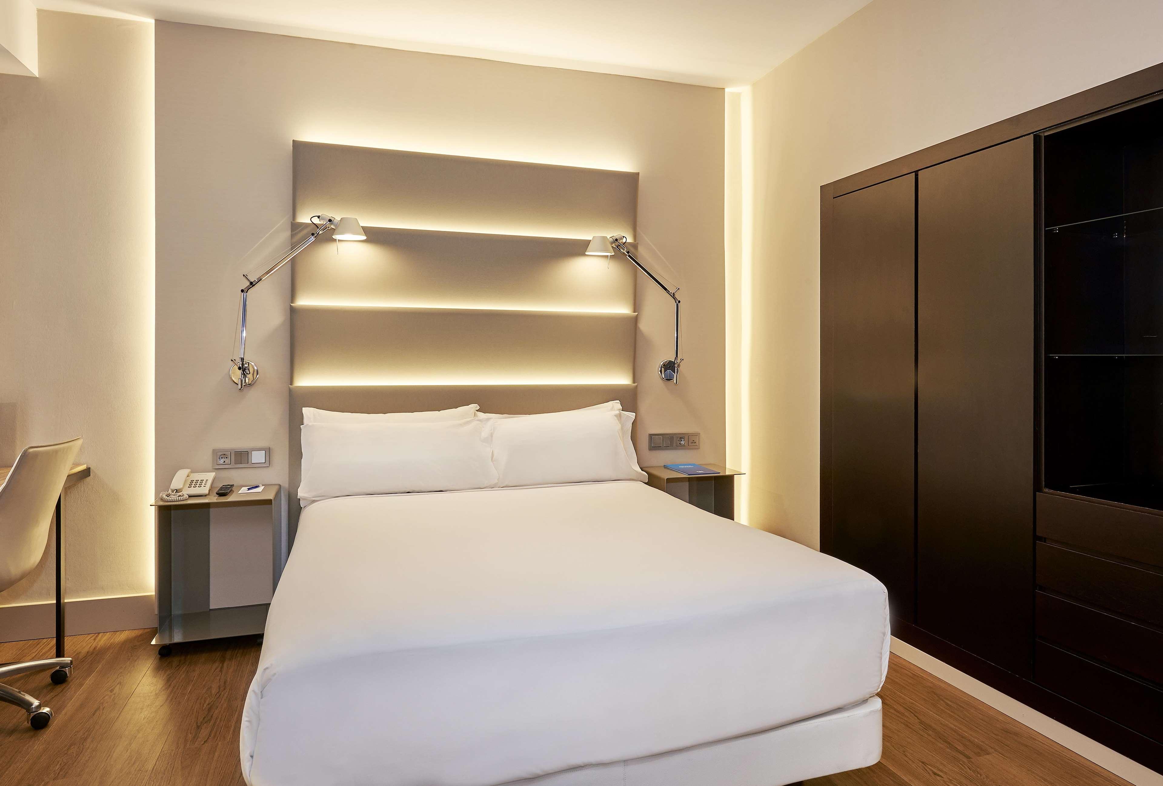 Nh Sants Barcelona Hotel Ngoại thất bức ảnh