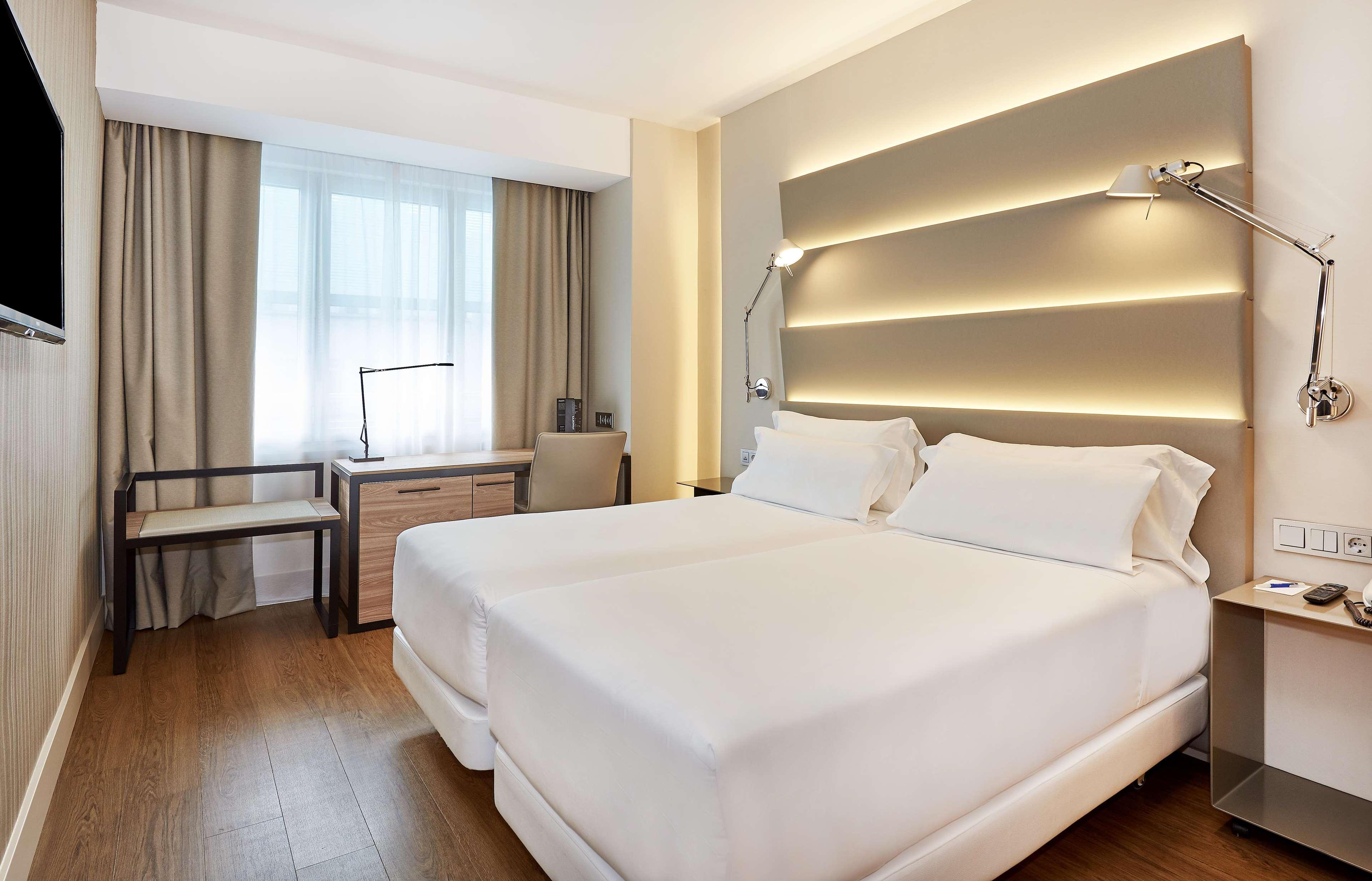 Nh Sants Barcelona Hotel Ngoại thất bức ảnh