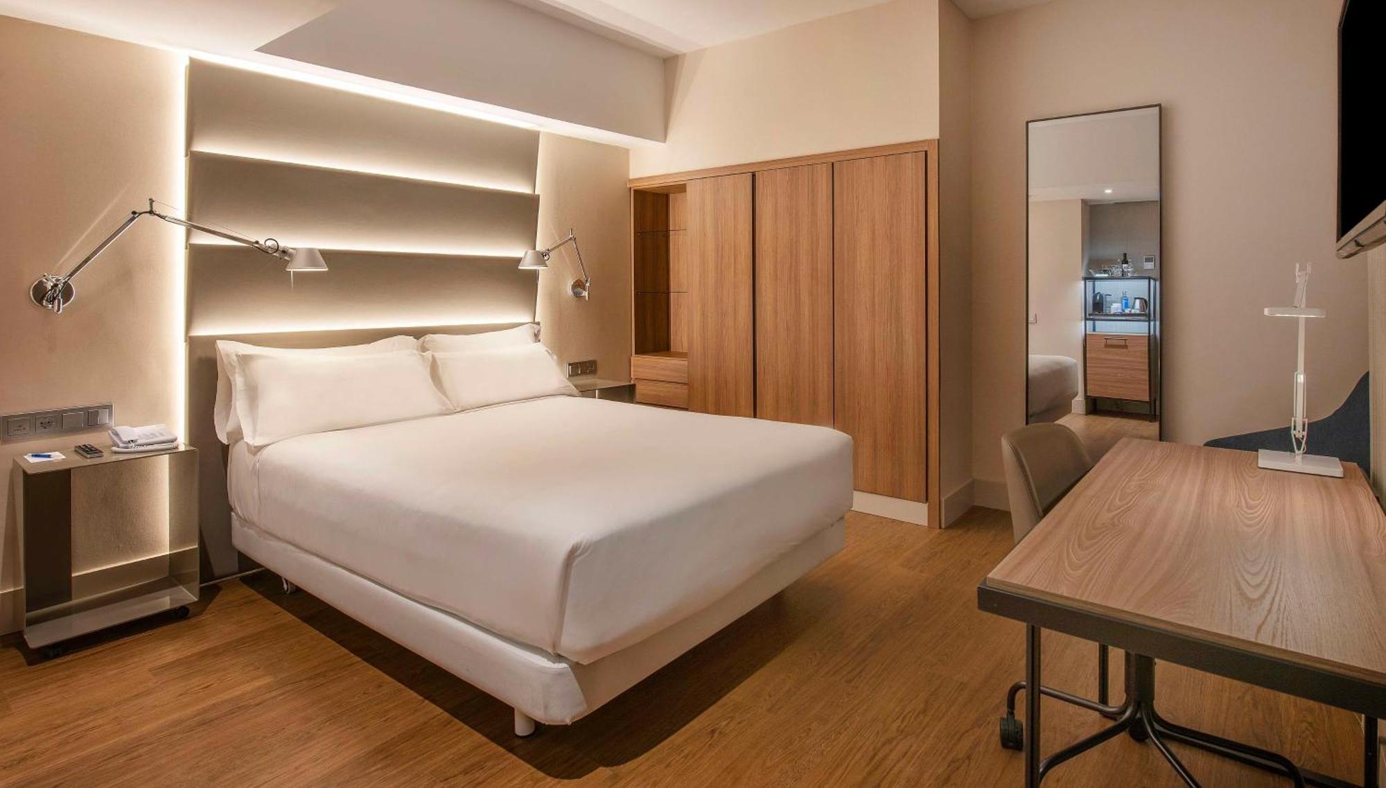 Nh Sants Barcelona Hotel Ngoại thất bức ảnh