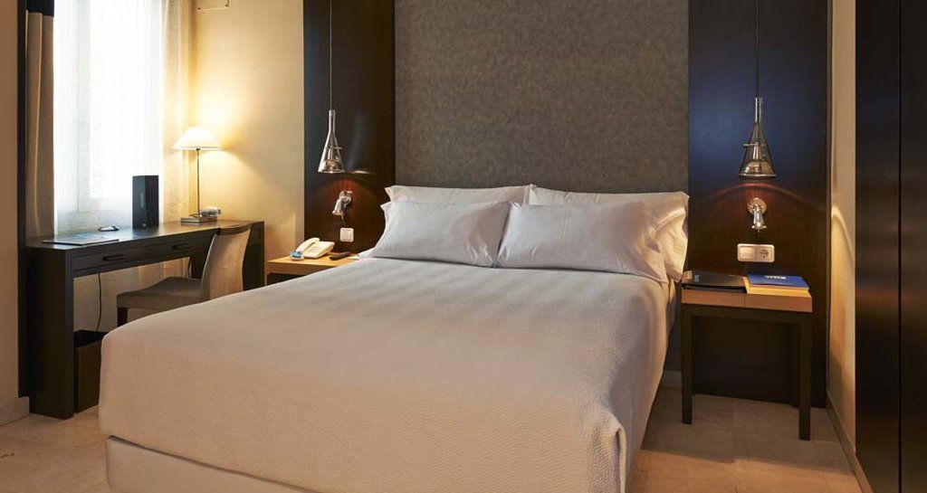 Nh Sants Barcelona Hotel Ngoại thất bức ảnh